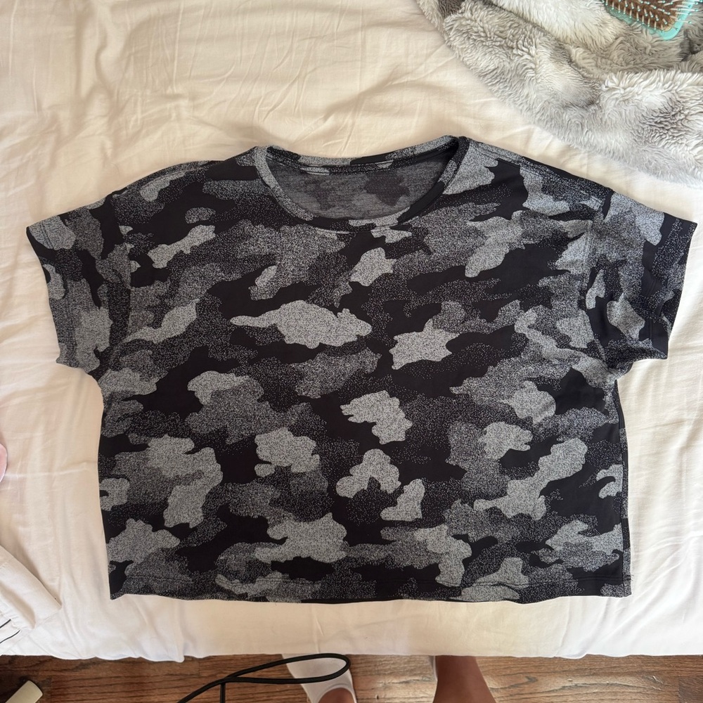 Lululemon Black & Grey Camo Loose Crop Top